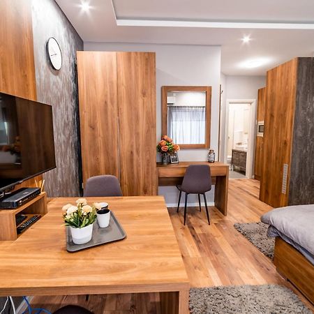 Ivi Place Apartments Novi Sad Exteriör bild